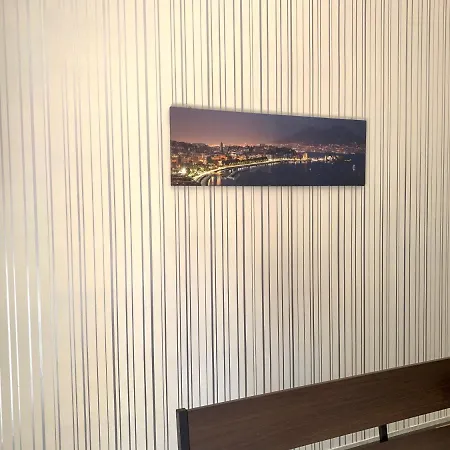 Alexander Bed and Breakfast Νάπολη