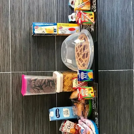 Alexander לינה וארוחת בוקר