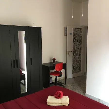 Alexander לינה וארוחת בוקר