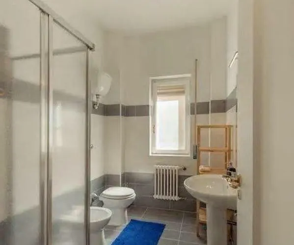 Alexander Bed & Breakfast 3*