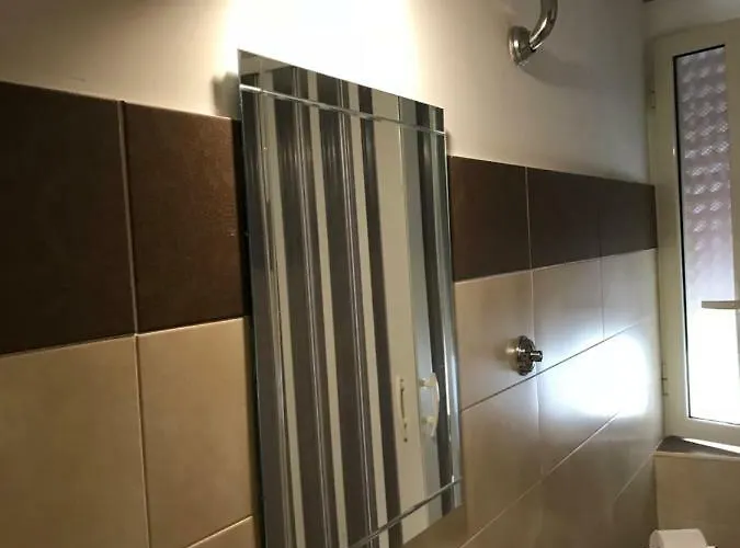 Alexander Bed & Breakfast 3*